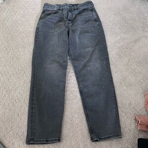 American Eagle Black Mom Jeans size 8 Short